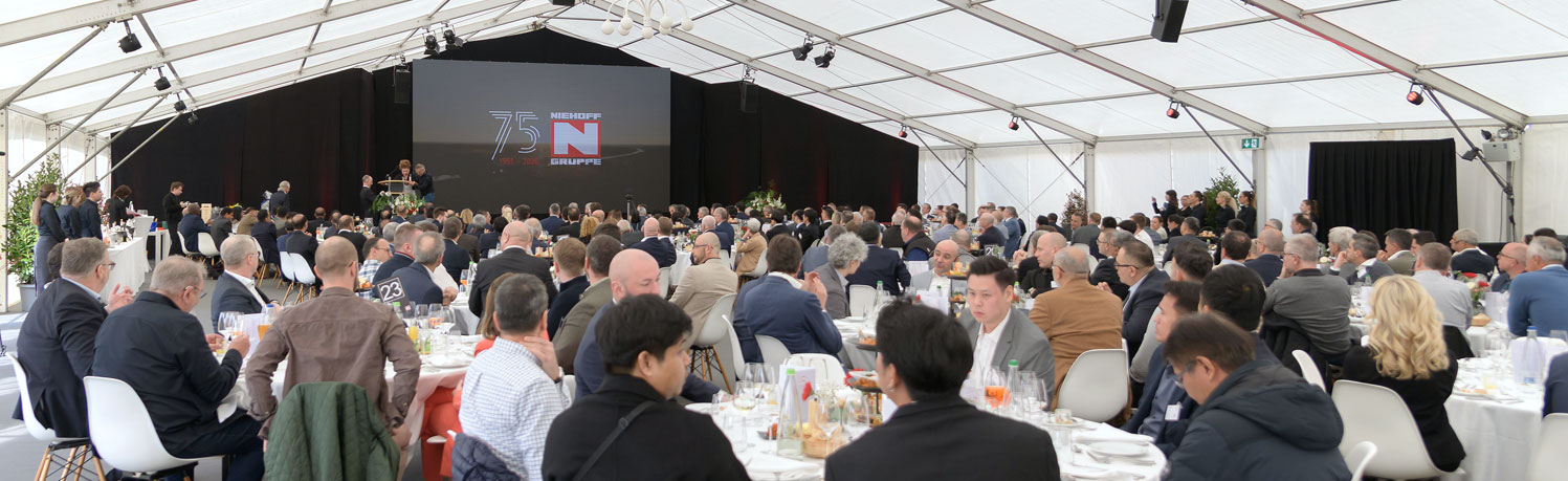 Ein Tag, der verbindet: 300 Gäste aus 45 Ländern feiern das 75‑jährige Jubiläum von NIEHOFF